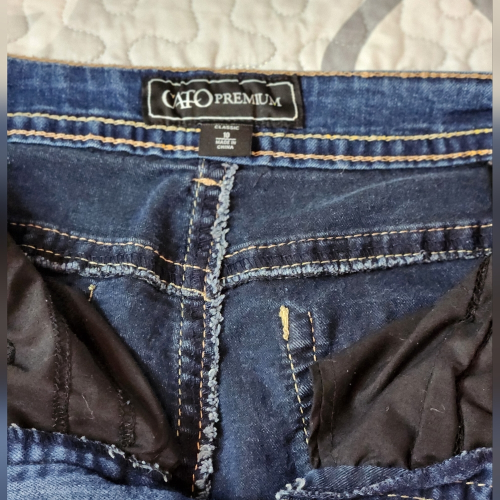 Jeans - Picture 2 of 3